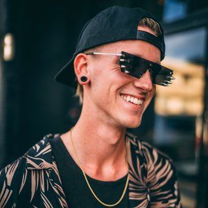 Meet your Posher, Jason